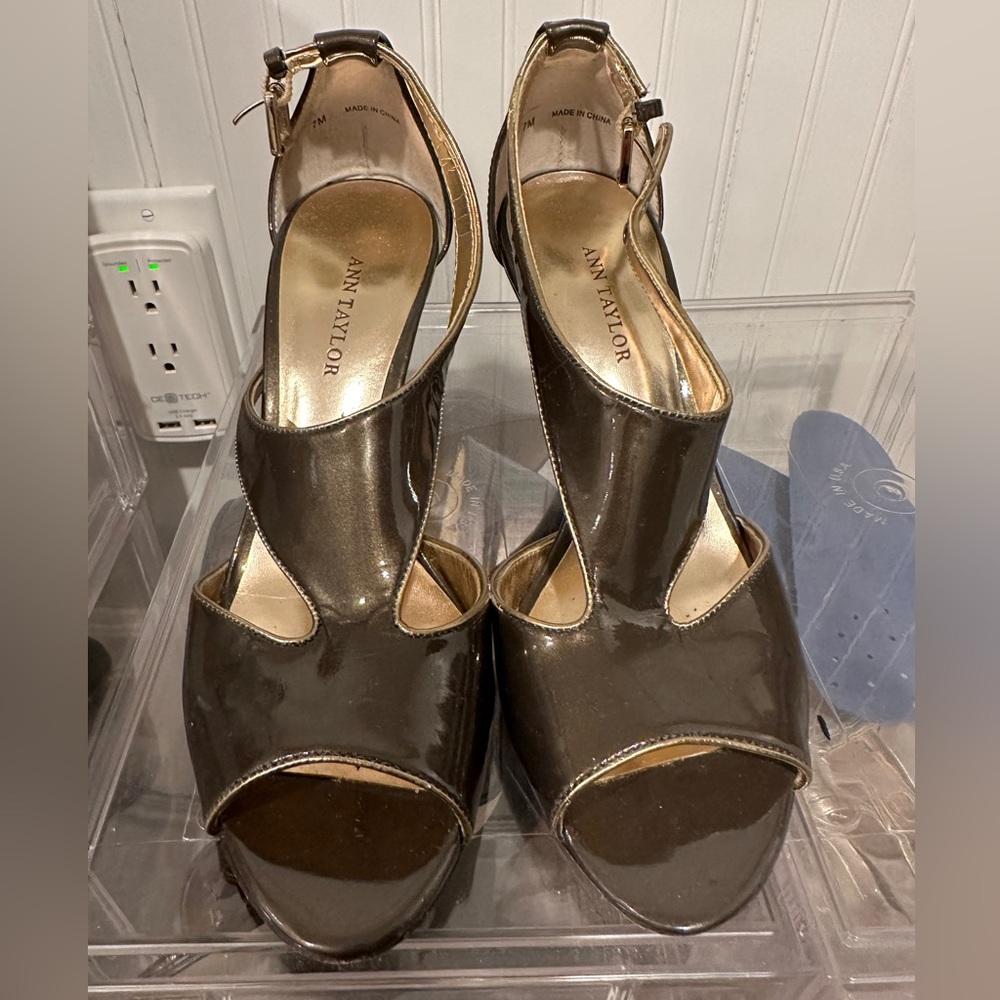 Ann Taylor Julia T-Strap Sandals